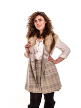 Load image into Gallery viewer, Inbhir Nis Trench Cape PDF